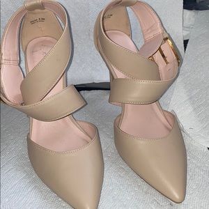 Nude pointed heels